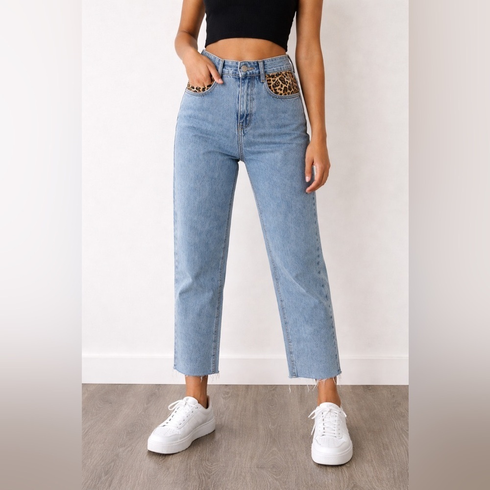 Princess Polly High Rise Jeans Cheetah Pocket Detail Size 8 NWT